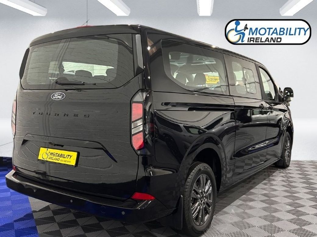 2025 Ford Tourneo Custom