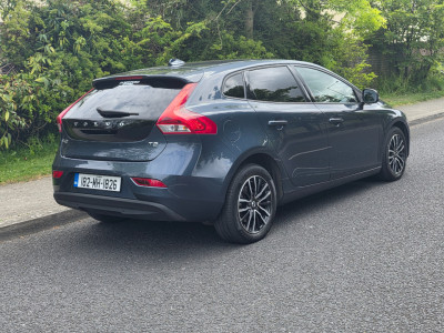 2018 Volvo V40