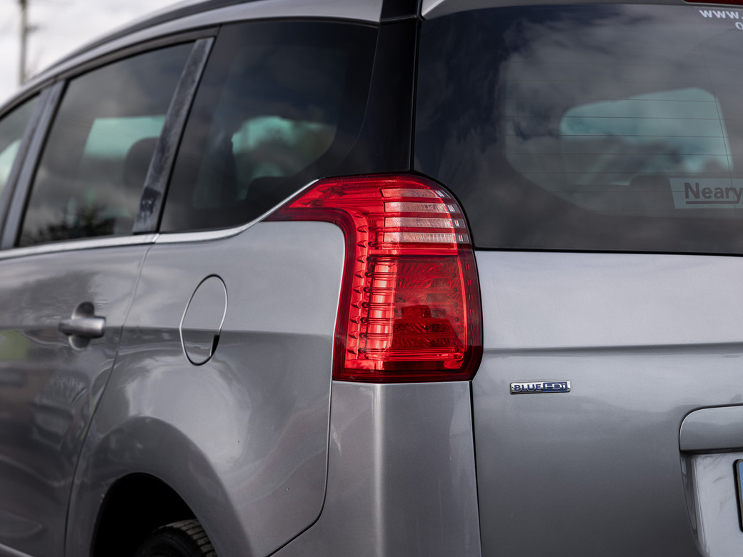 2015 Peugeot 5008