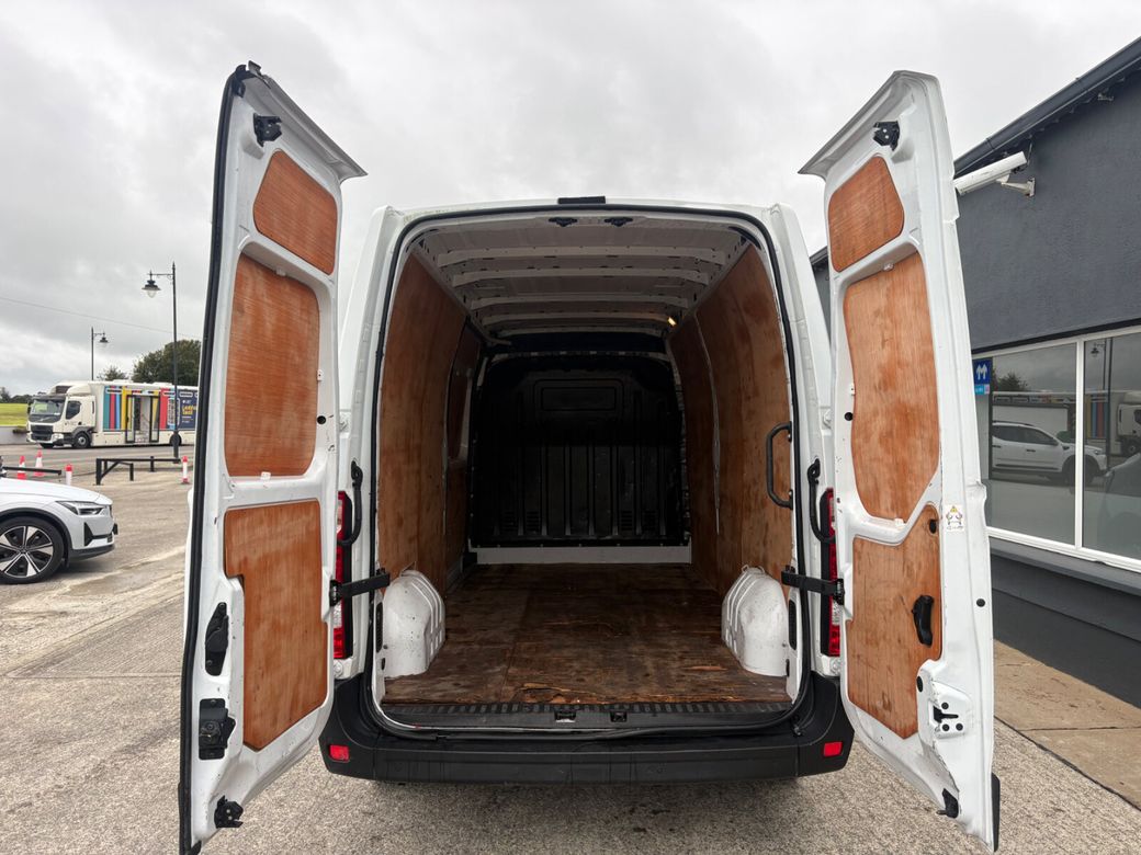 2023 Renault Master