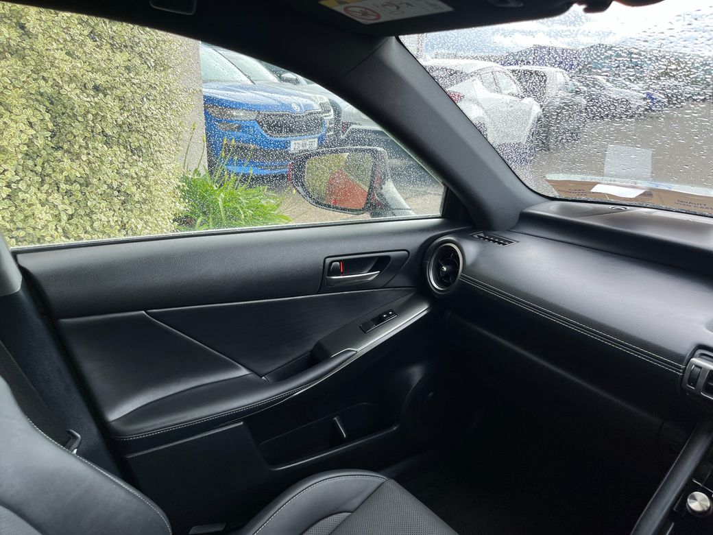 2020 Lexus IS 300h