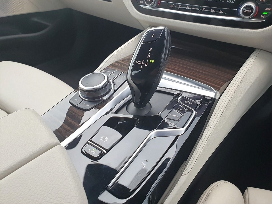 2022 BMW 5 Series