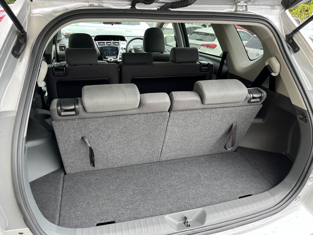 2014 Toyota Prius Alpha