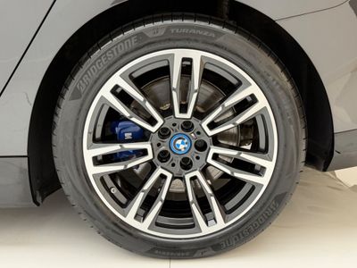 2024 BMW i5