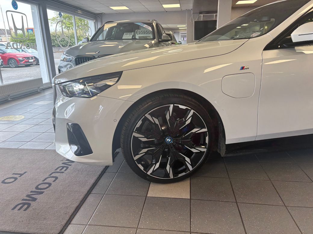 2025 BMW 530