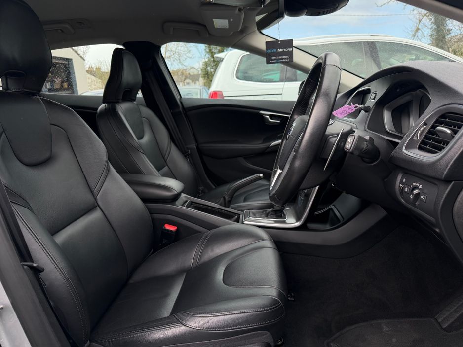 2016 Volvo V40