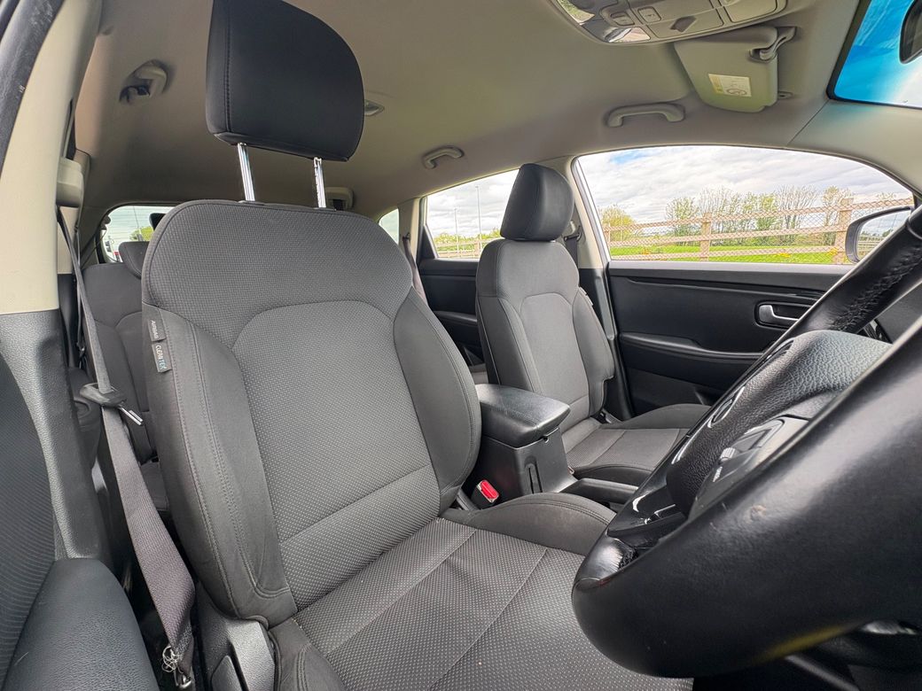 2016 Kia Carens
