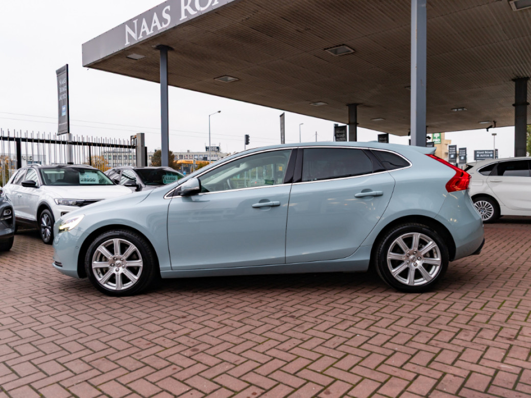 2016 Volvo V40