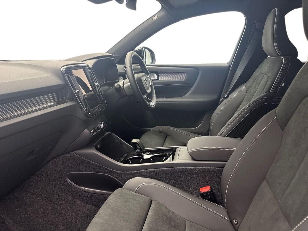 2026 Volvo EX40