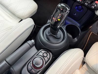 2022 Mini Hatch