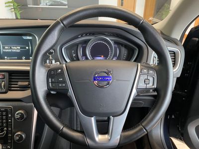 2016 Volvo V40