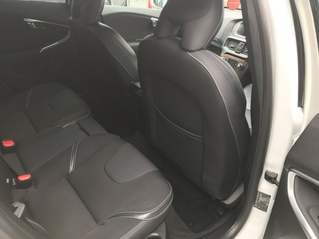 2017 Volvo V40