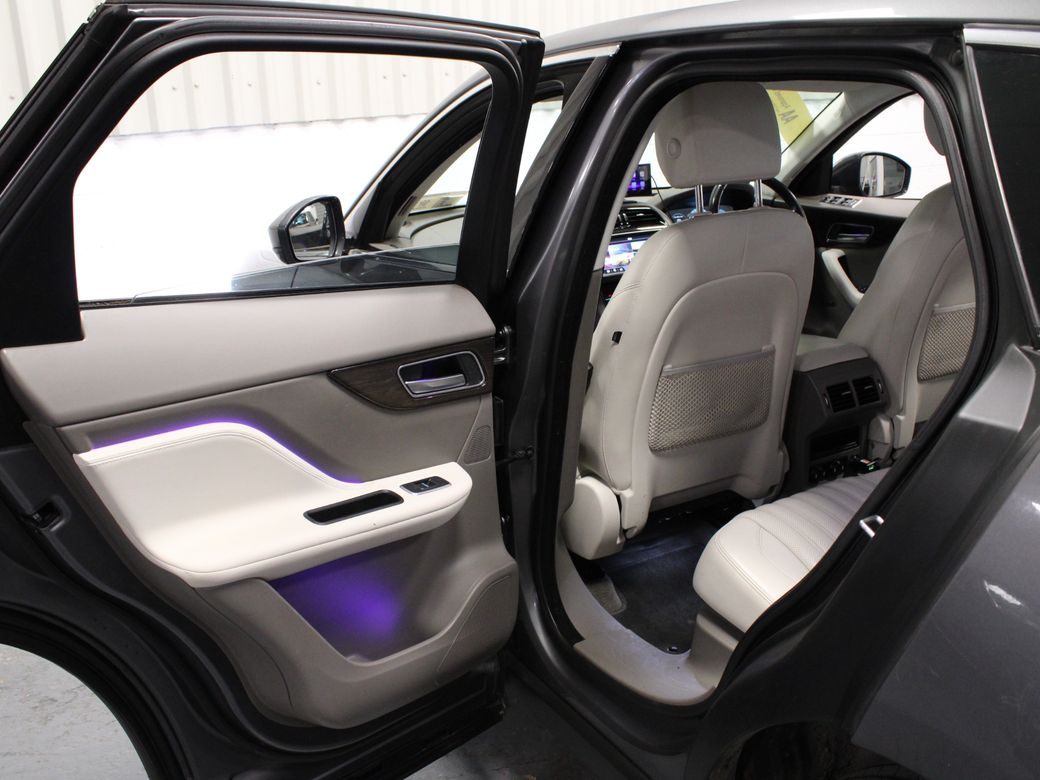 2016 Jaguar F-Pace