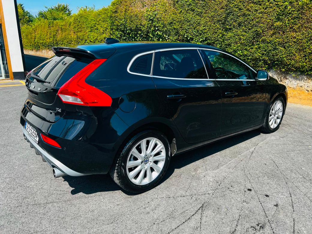 2015 Volvo V40