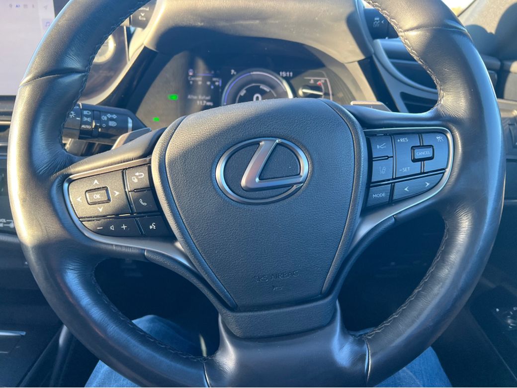 2022 Lexus ES 300h