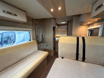 2021 WEINSBERG CARA SUITE 650 5 BERTH R.H.D 
