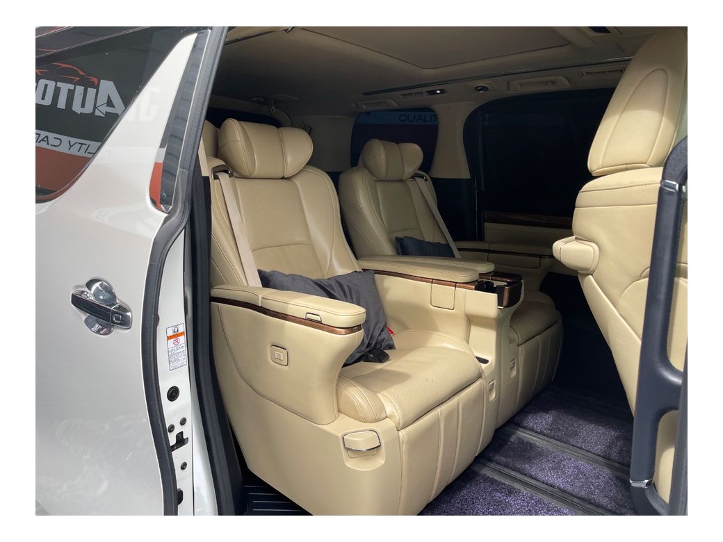 2015 Toyota Alphard