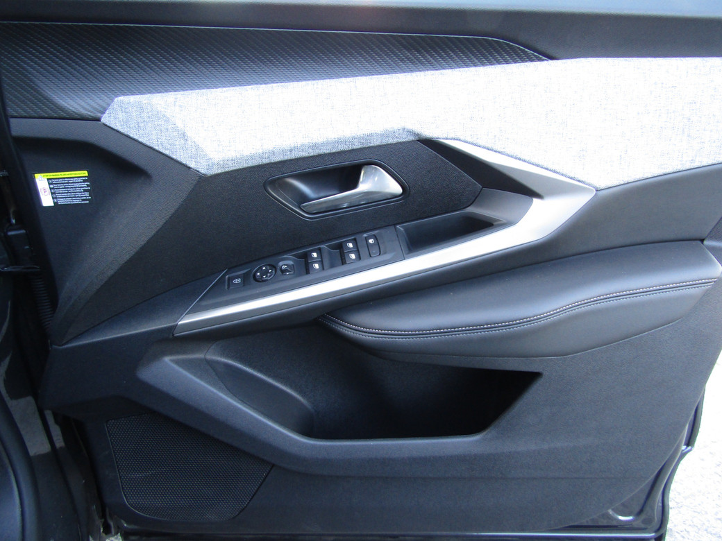 2025 Peugeot 5008