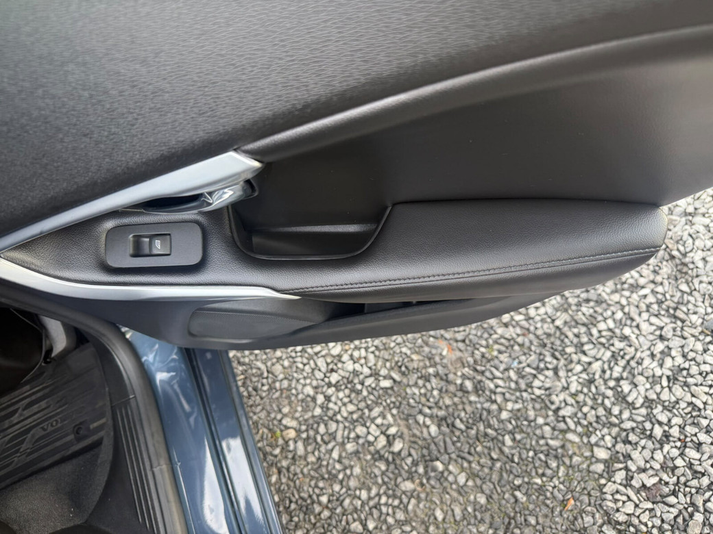 2019 Volvo V40