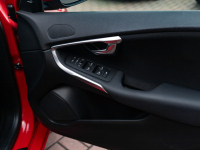 2018 Volvo V40