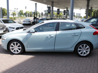 2017 Volvo V40