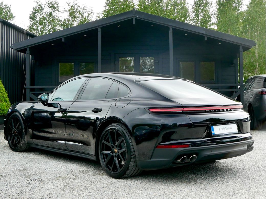 2025 Porsche Panamera