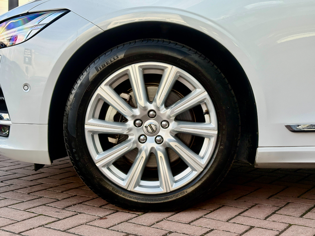 2020 Volvo V90