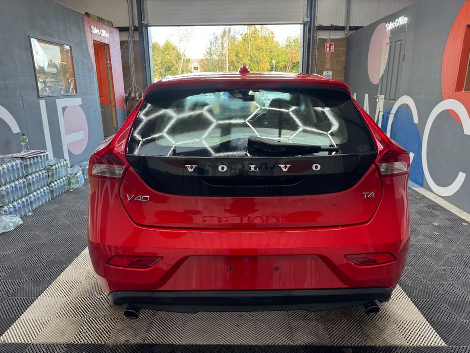 2014 Volvo V40
