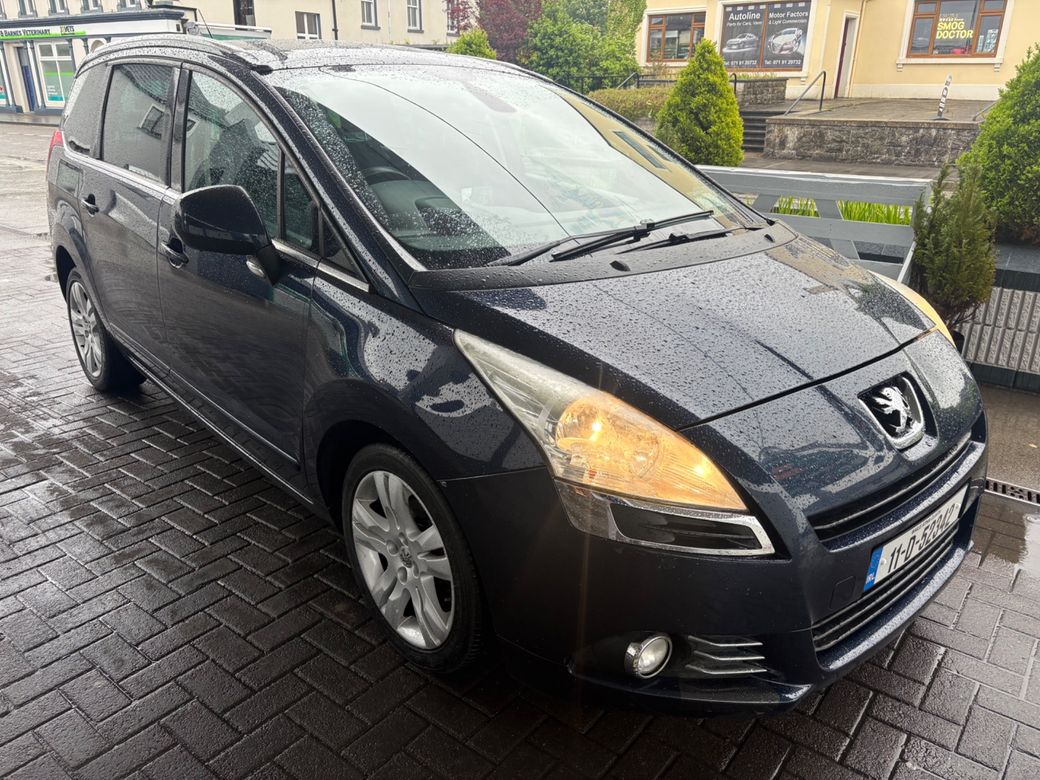2011 Peugeot 5008