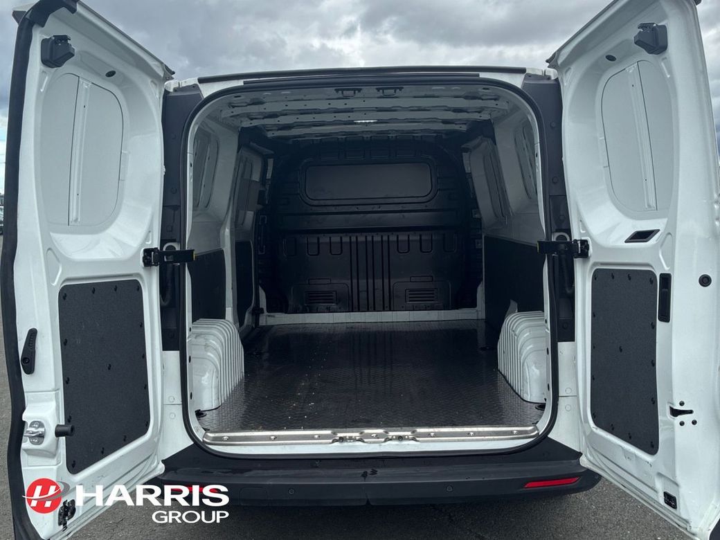 2025 White Maxus Deliver 7