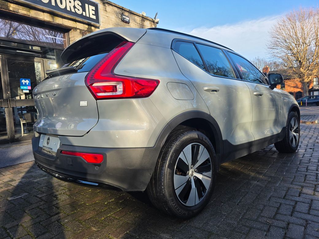 2023 Volvo XC40