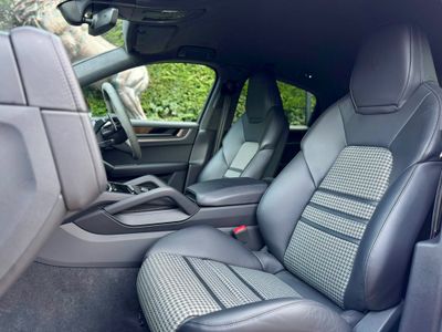 2024 Porsche Cayenne