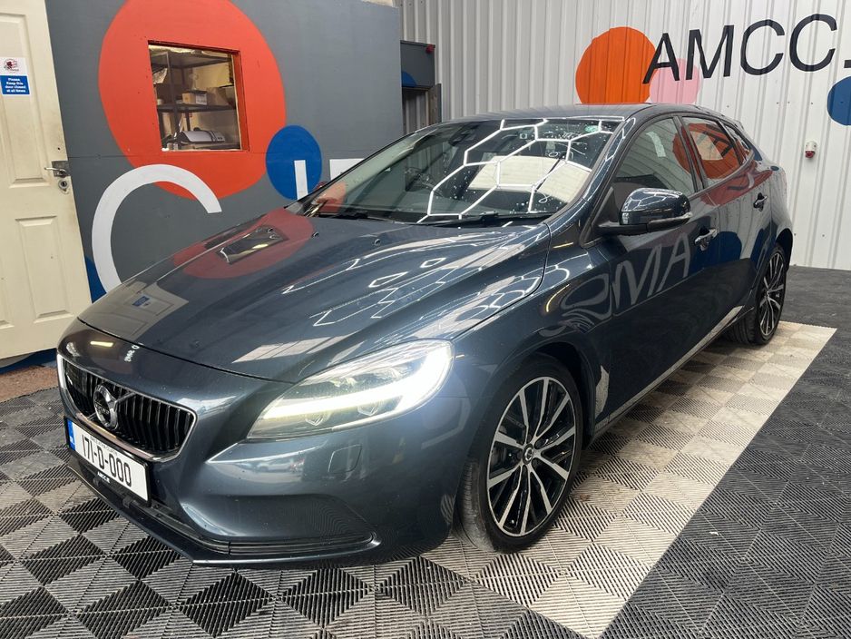 2017 Volvo V40