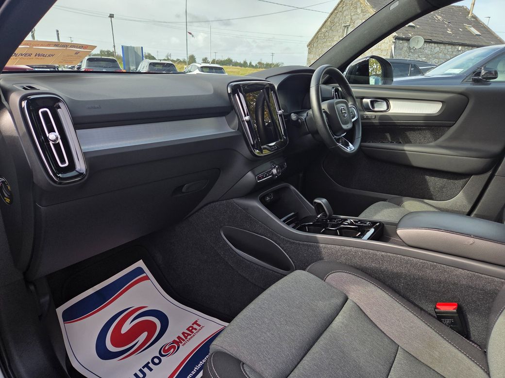2023 Volvo XC40