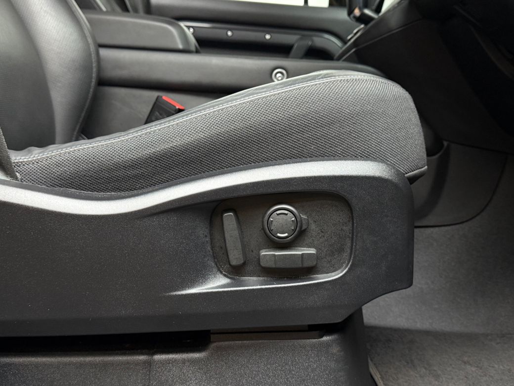2025 Land Rover Defender
