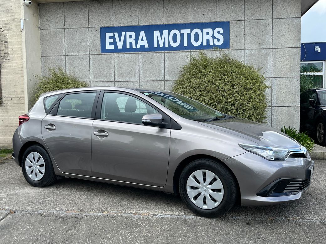 2015 Toyota Auris