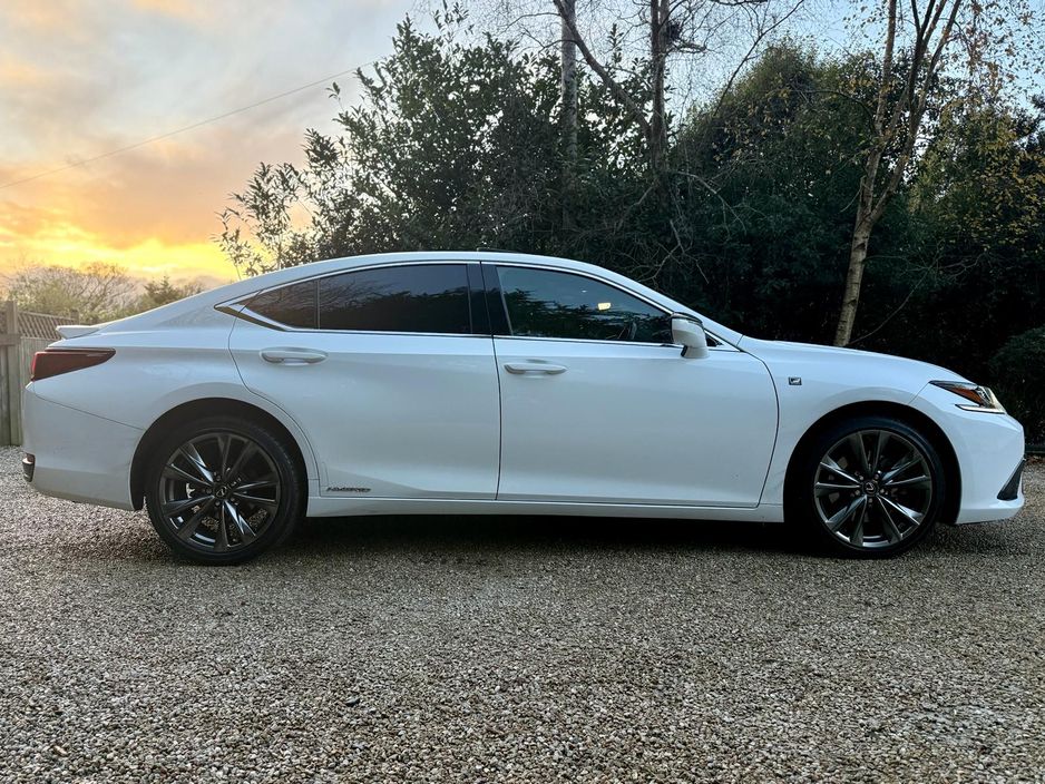 2021 Lexus ES 300h