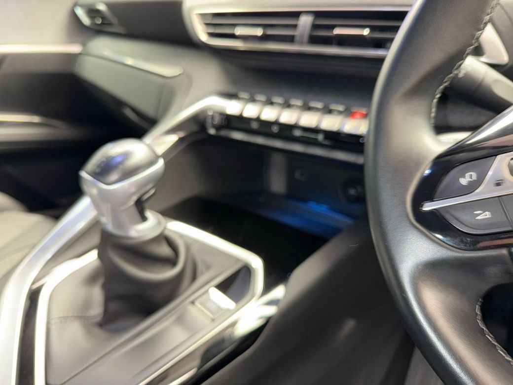 2020 Peugeot 5008