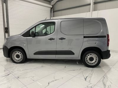 2024 Peugeot Partner