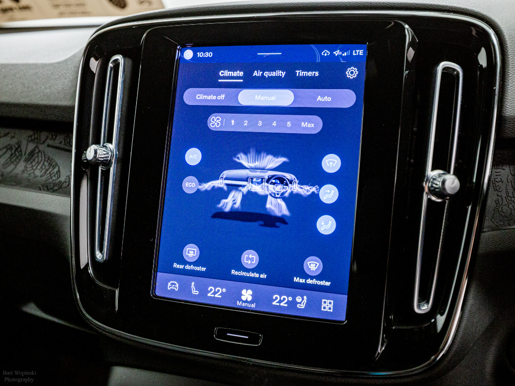 2023 Volvo XC40