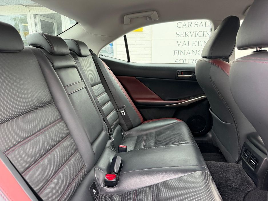 2018 Lexus IS 300h