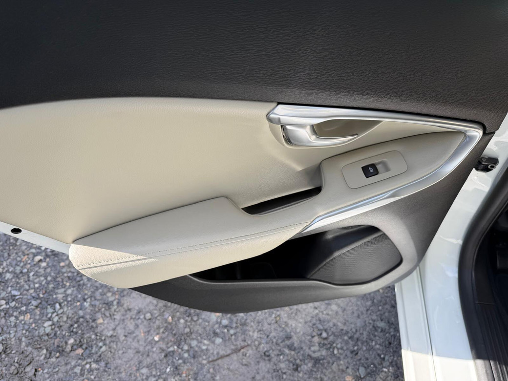 2017 Volvo V40