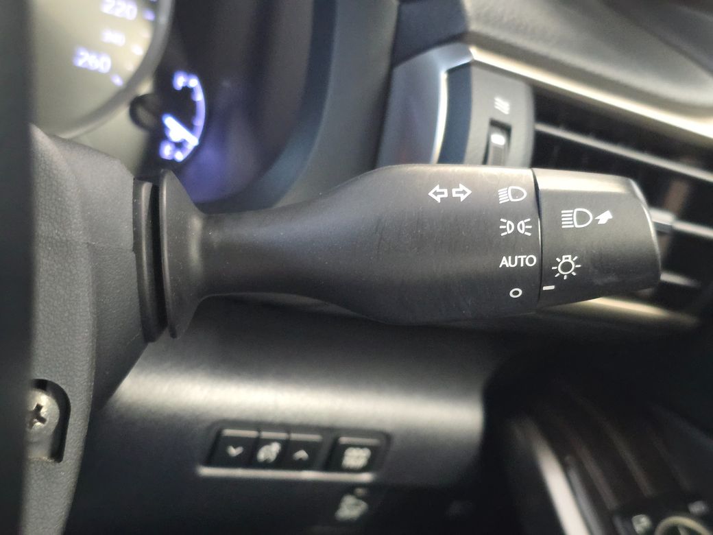 2019 Lexus IS 300h