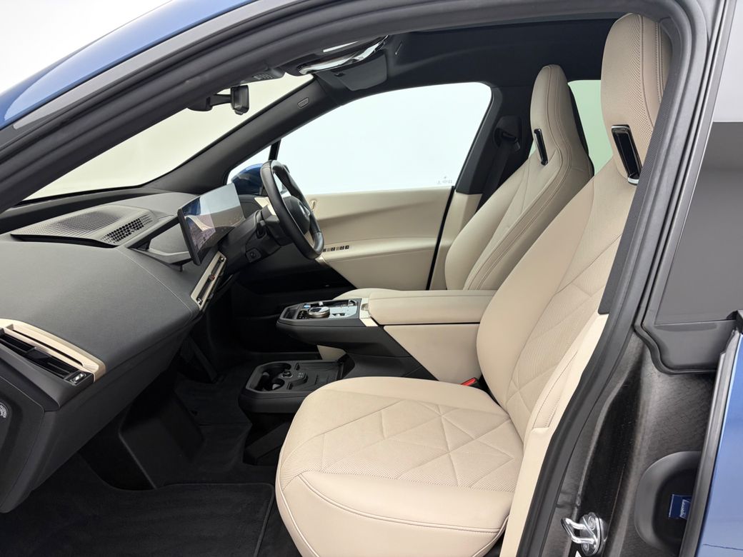 2023 BMW iX