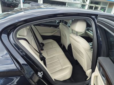 2023 BMW 530