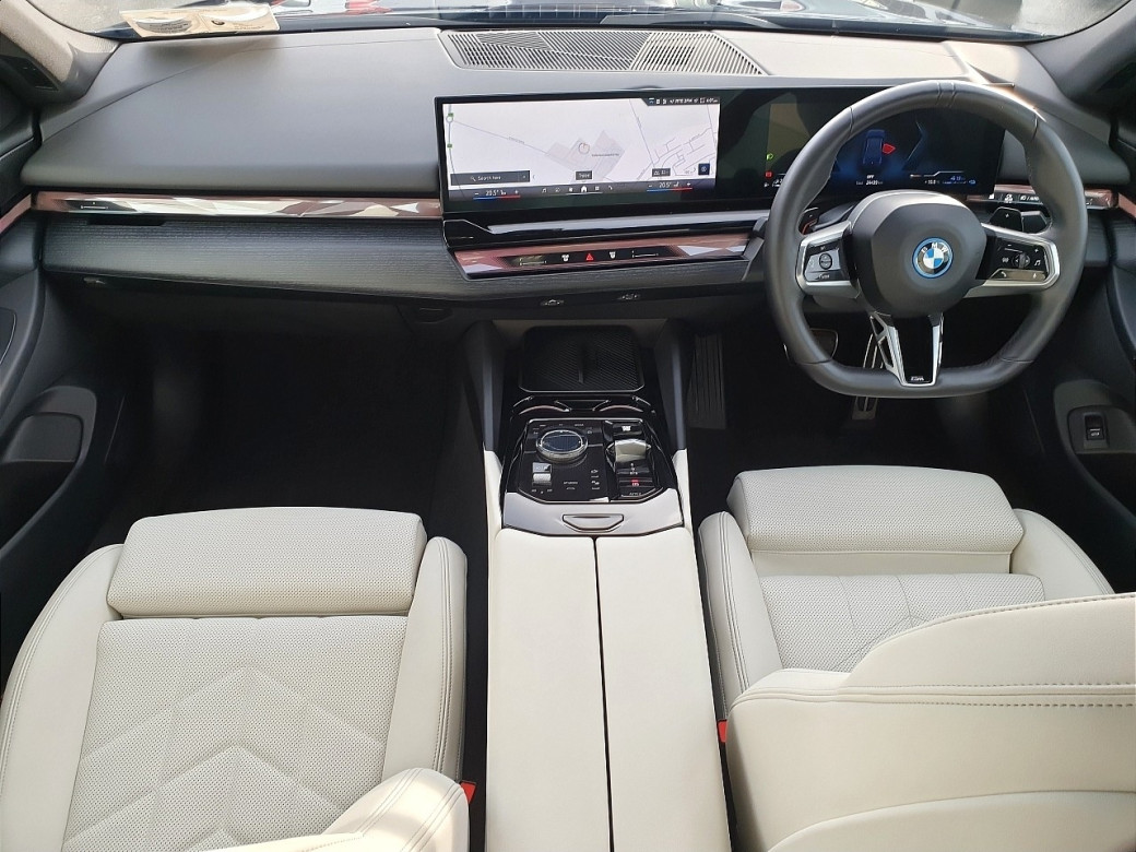 2025 BMW 530