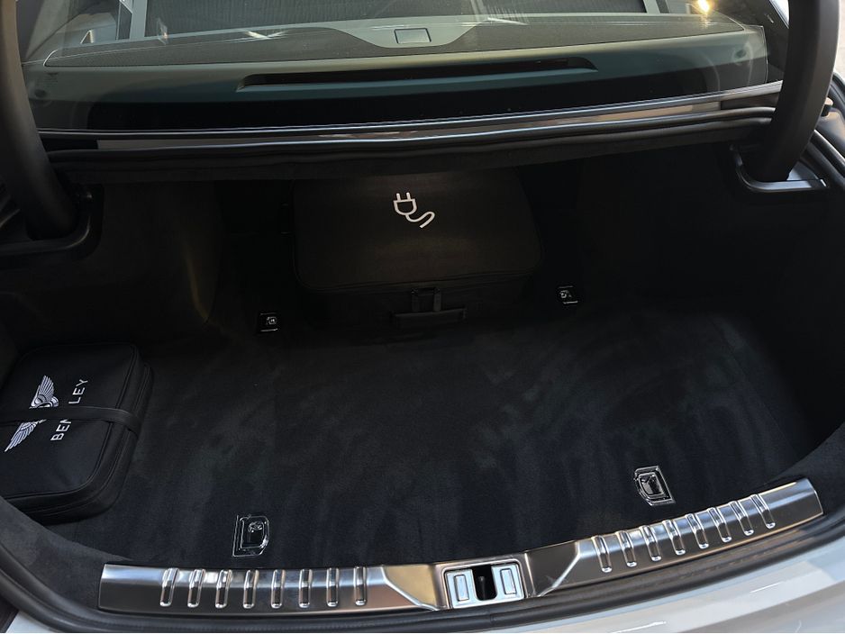 2025 Bentley Flying Spur