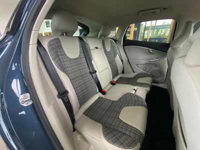 2016 Volvo V40