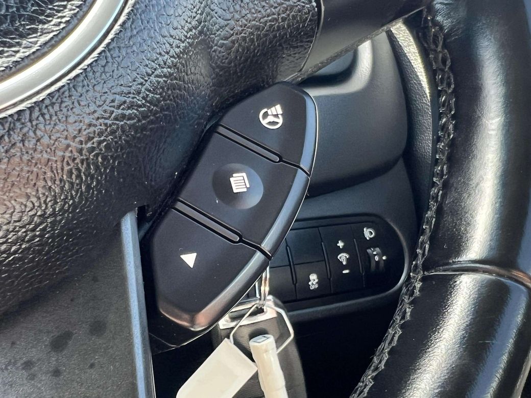 2014 Kia Carens