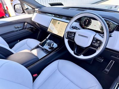 2025 Land Rover Range Rover Sport